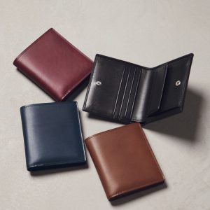 classic smooth leather wallet with secure snap closure & coin pocket